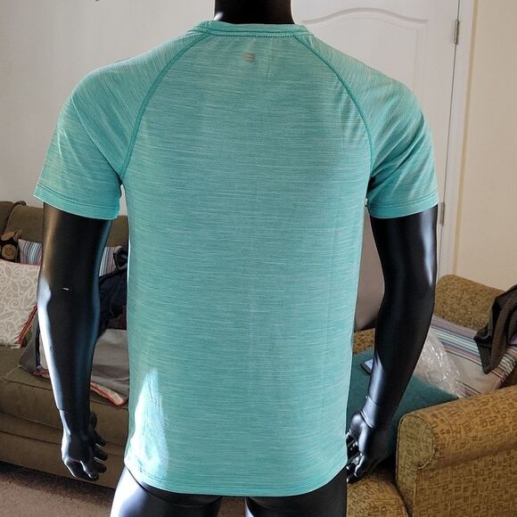 BRAND NEW SEAMLESS PERFORMANCE LAYER 8 QWICK-DRY T-SHIRT - Picture 6 of 15